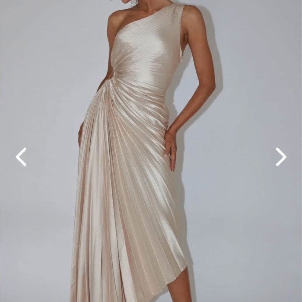 Selfie Leslie Cream Asymmetrical One-Shoulder Gown